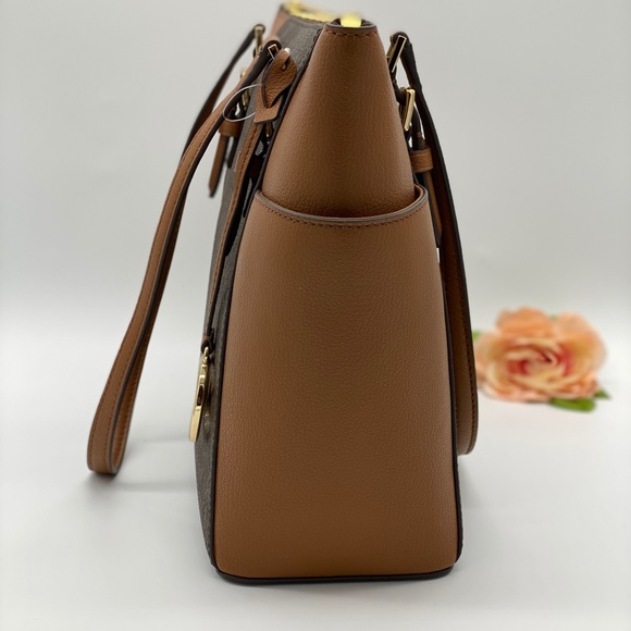 MICHAEL KORS CHARLOTTE LG TZ TOTE BROWN - Picture 6 of 15